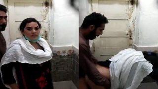 Pakistani Big ass bhabhi doggy sex caught in bathroom
